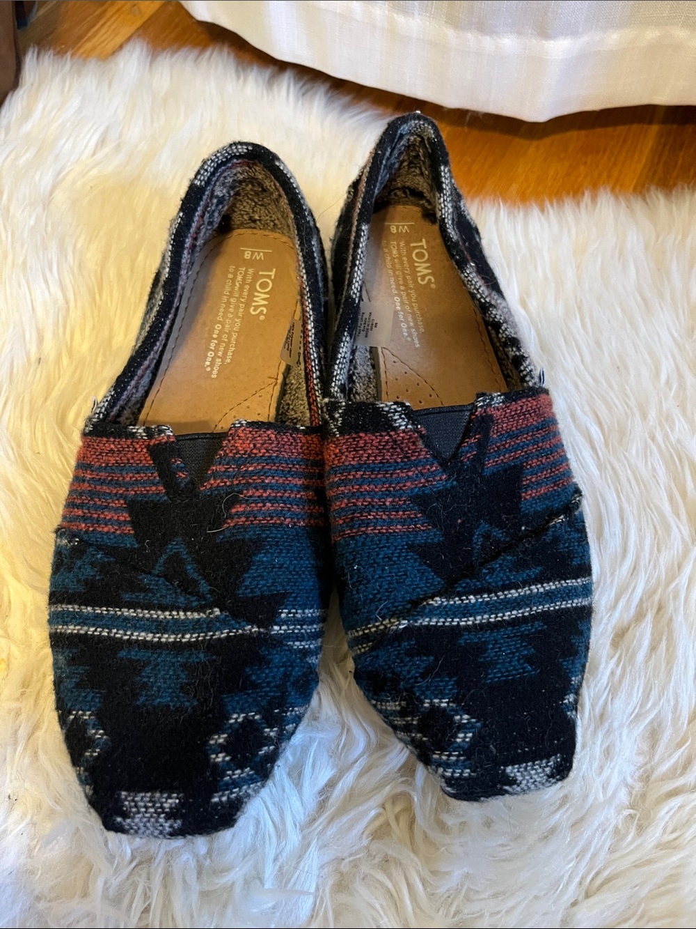 Toms Women’s Slip-On Loafers in Blue, Black and Red Aztec Weave Size 8